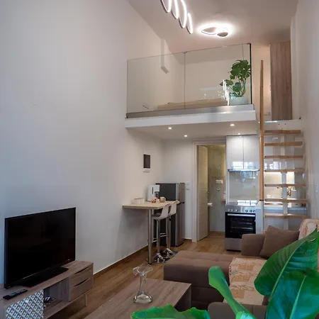 Cozy Loft Close To *